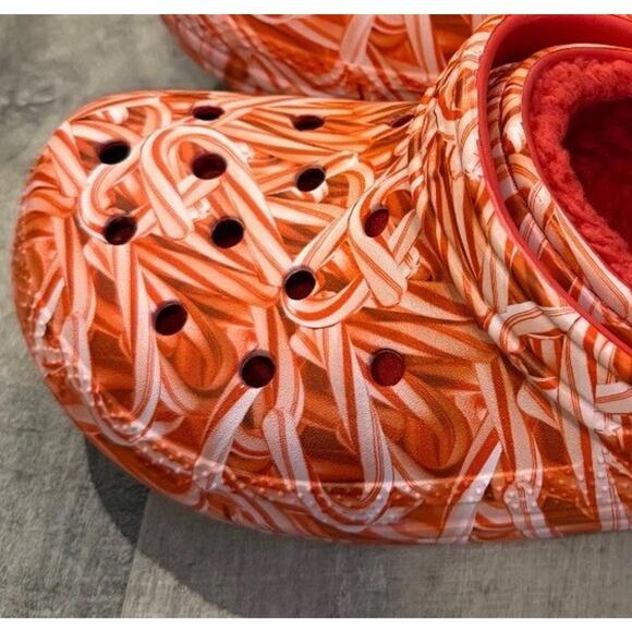 NWT Crocs Classic Lined Candy Cane Clogs Size M9/W11 Red White Christmas Slip On - Picture 5 of 9